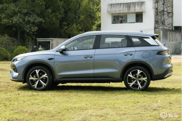 15万买混动SUV:零跑C10对比