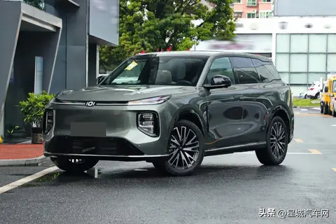 都是家用“三好生” 长安启源Q07 VS 比亚迪宋L DM-i 谁赢在细节?