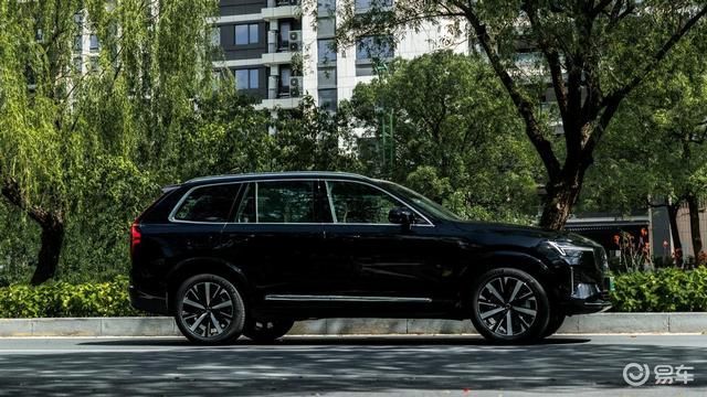 沃尔沃全新XC90与奥迪Q7:2025年的豪华SUV对决