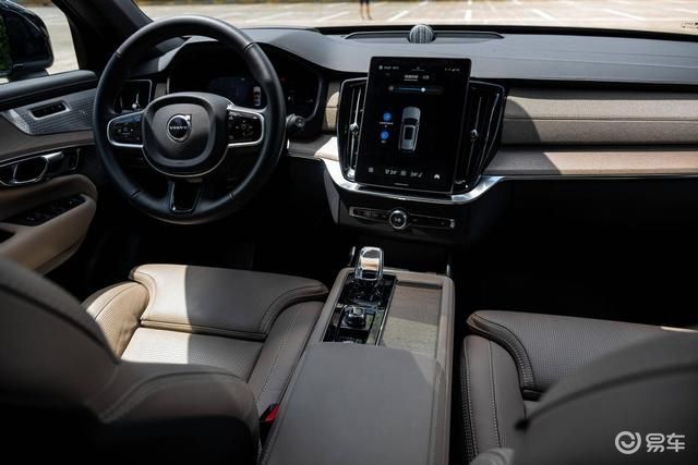 沃尔沃全新XC90与奥迪Q7:2025年的豪华SUV对决