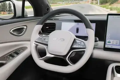 比亚迪海狮06：13.98万起，颜值、空间、快充，一个都不能少！