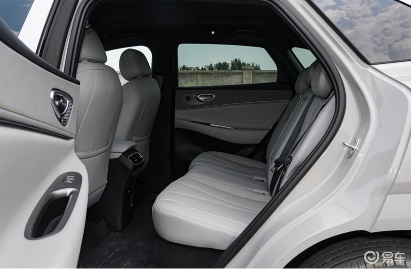 比亚迪海狮06上市,宋PLUS落后半代?