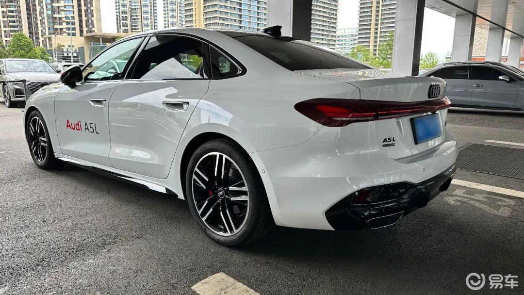 探店一汽奥迪A5L,中配优惠7000,A4L打65折