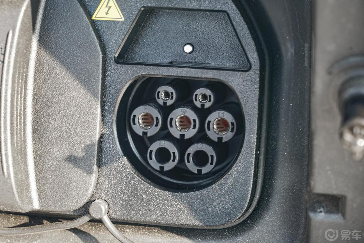 5年省出一辆车 长安凯程V919对比新途V80