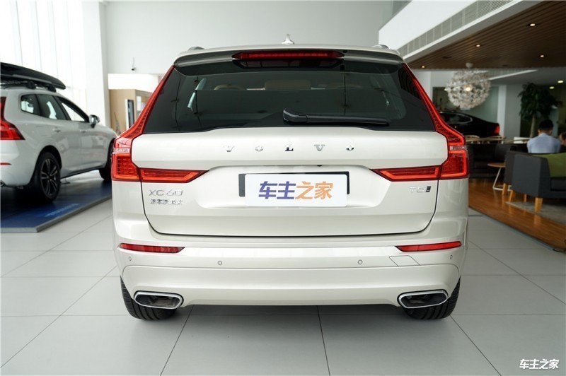 沃尔沃XC60 全部在售 2026款 2025款 2024款 2023款 2022款 2021款成都沃尔沃XC60优惠15.00万 最低仅售24.90万